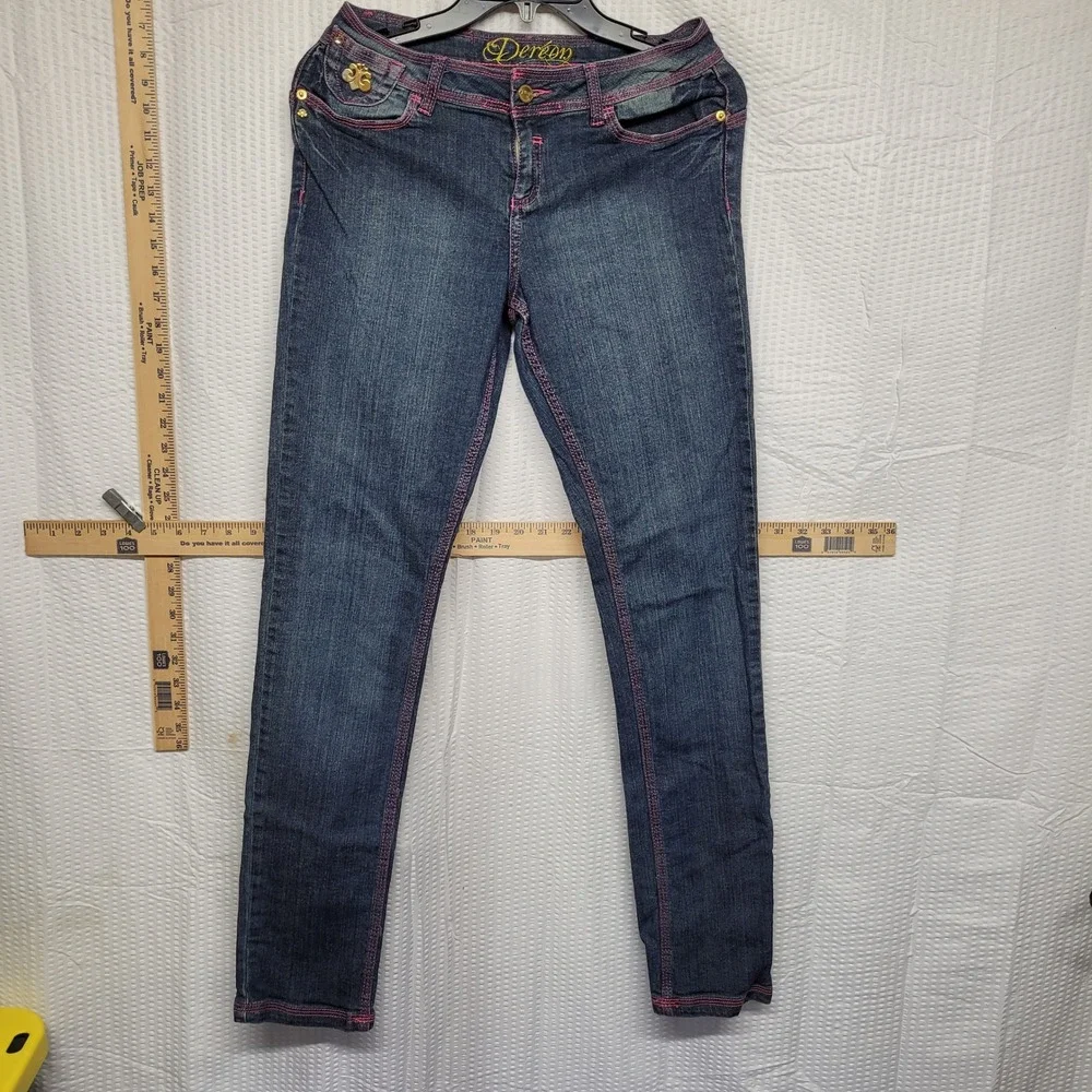 Dereon Dark Wash Pink Stitch Rhinestone Skinny Jeans Womens 7/8 RARE Y2K - Picture 1 of 4